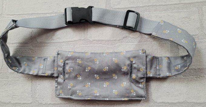 Modèle Satin FLEURS GRISES